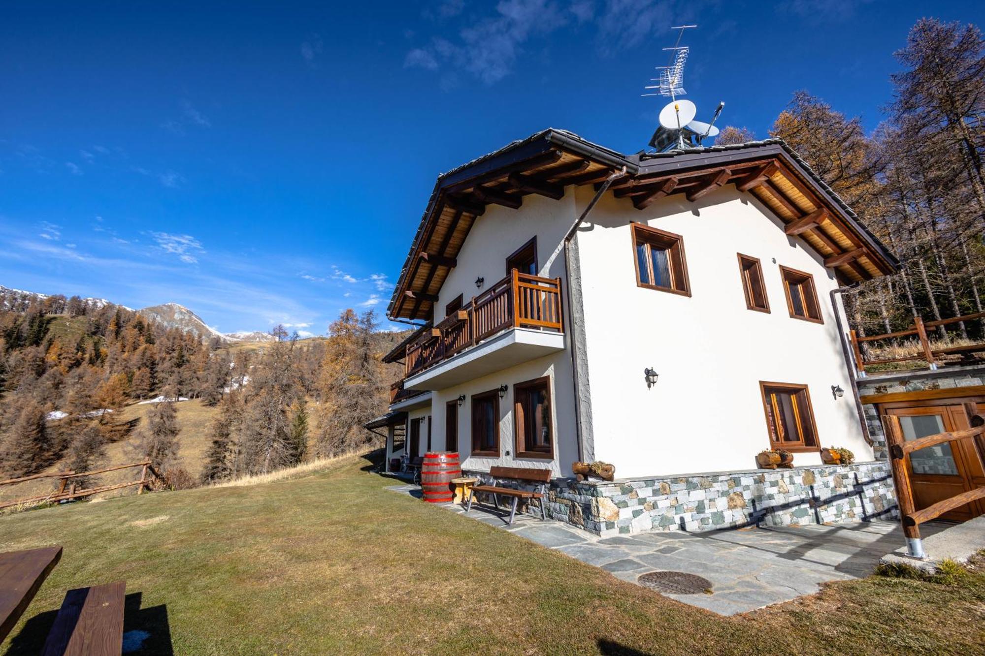 Le Coin Des Melezes - Nature & Trek - Camere In Baita Di Montagna Brusson Exteriér fotografie