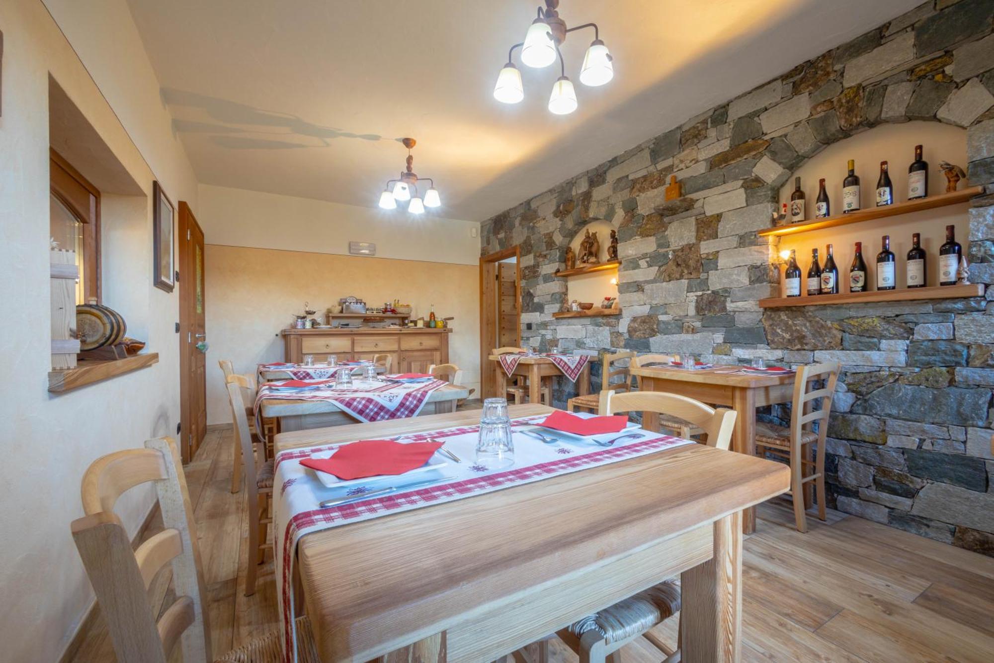 Le Coin Des Melezes - Nature & Trek - Camere In Baita Di Montagna Brusson Exteriér fotografie