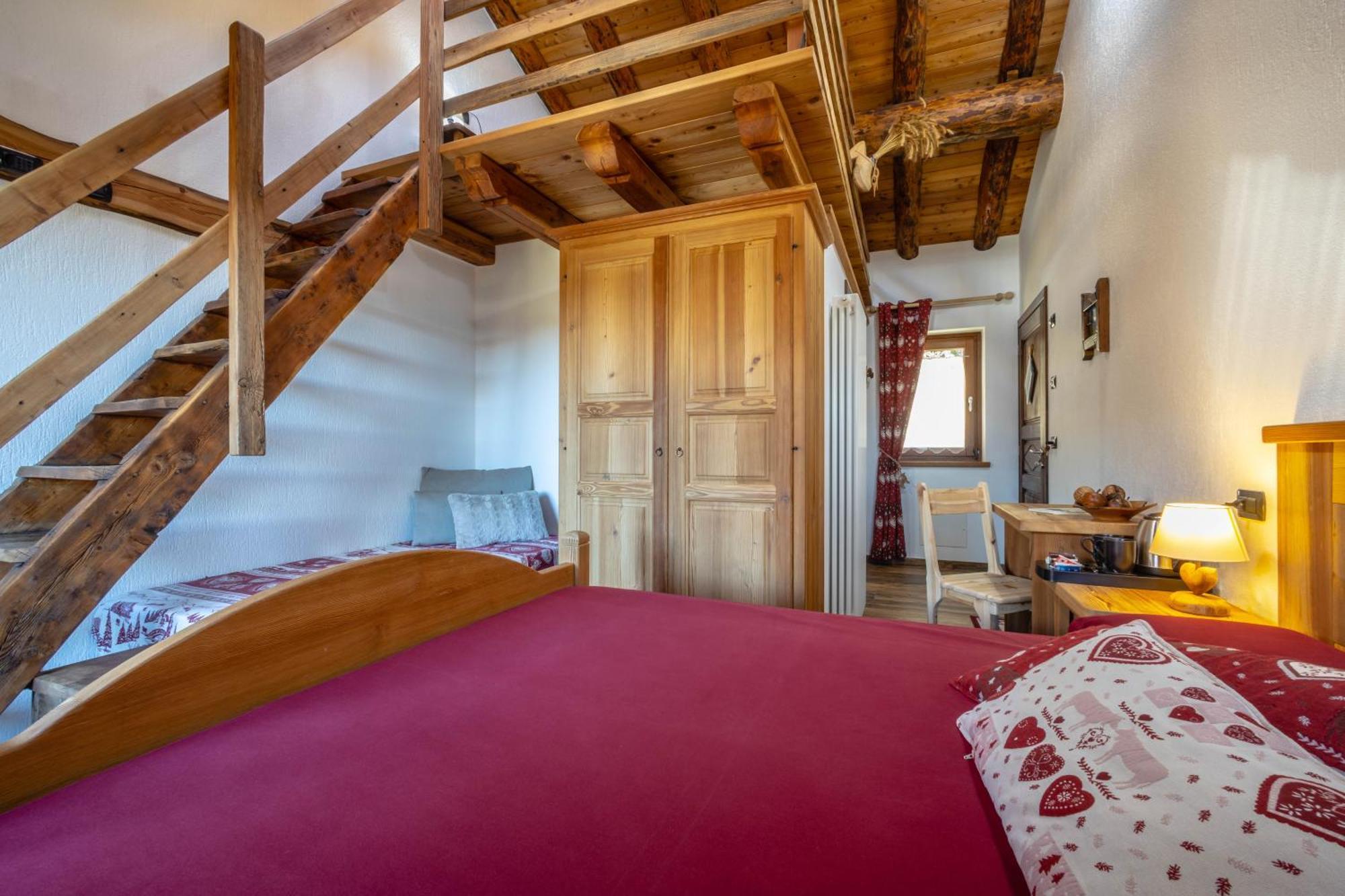 Le Coin Des Melezes - Nature & Trek - Camere In Baita Di Montagna Brusson Exteriér fotografie