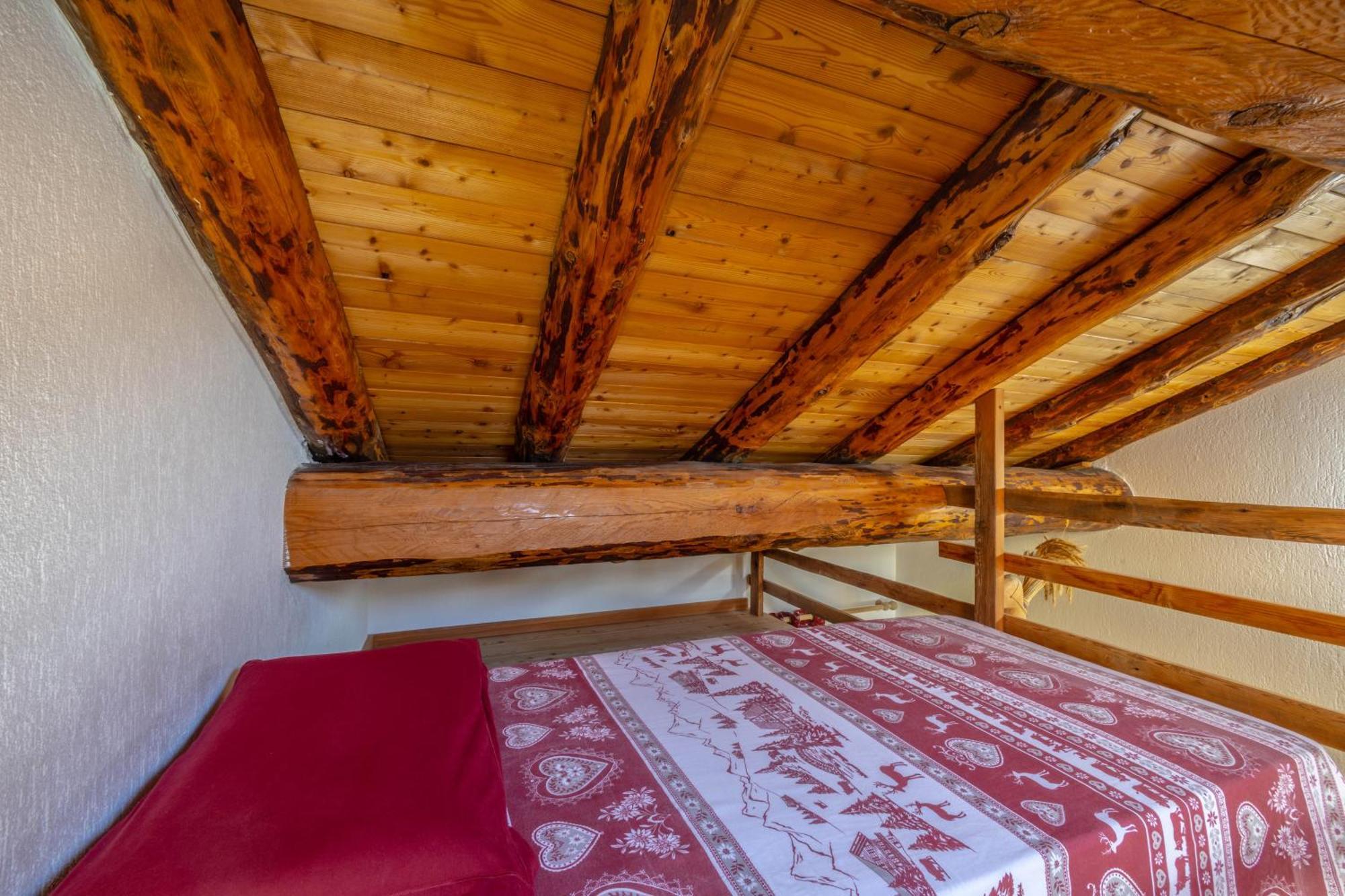 Le Coin Des Melezes - Nature & Trek - Camere In Baita Di Montagna Brusson Exteriér fotografie