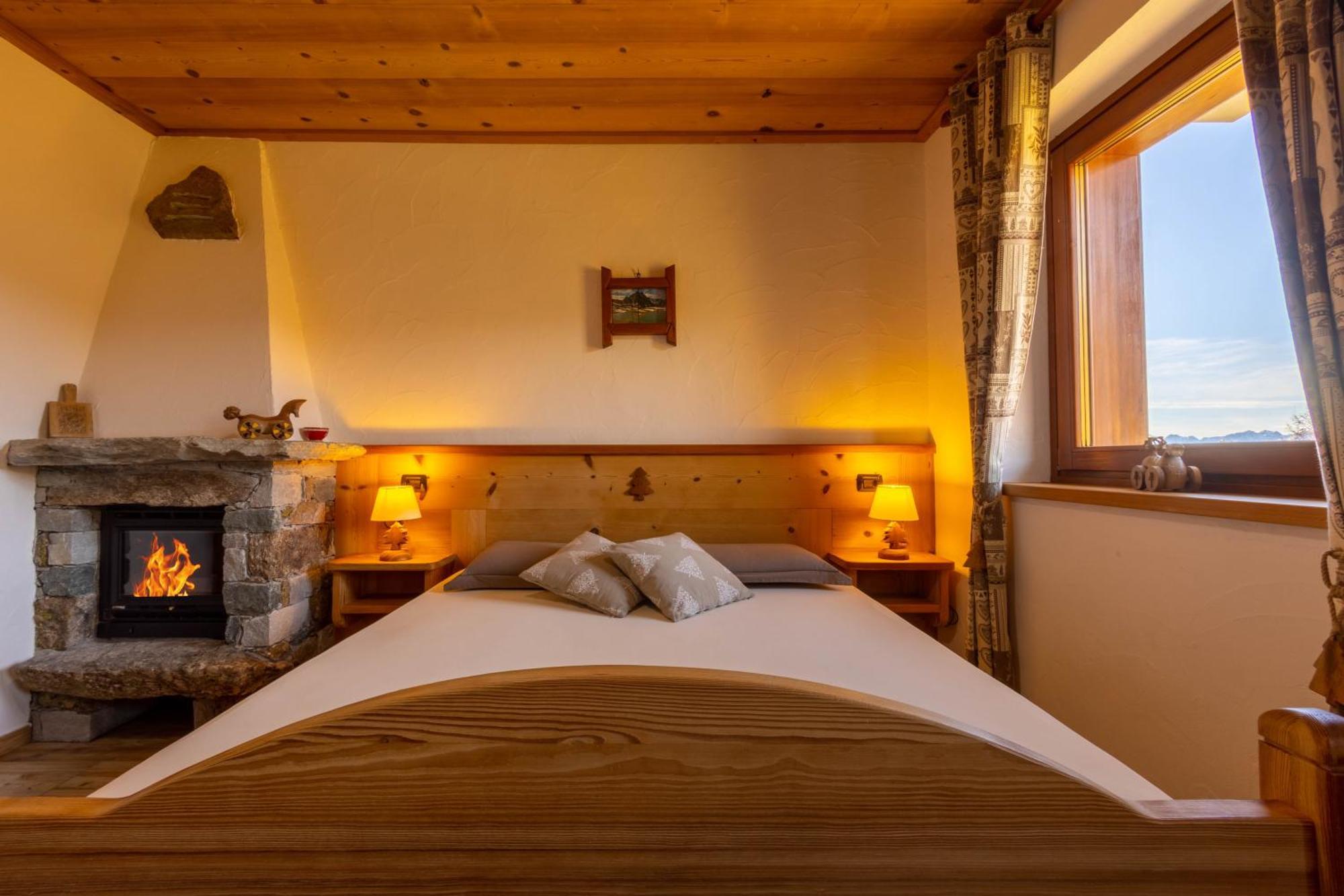 Le Coin Des Melezes - Nature & Trek - Camere In Baita Di Montagna Brusson Exteriér fotografie