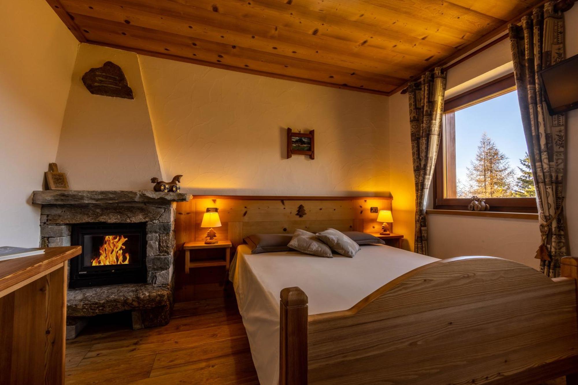 Le Coin Des Melezes - Nature & Trek - Camere In Baita Di Montagna Brusson Exteriér fotografie