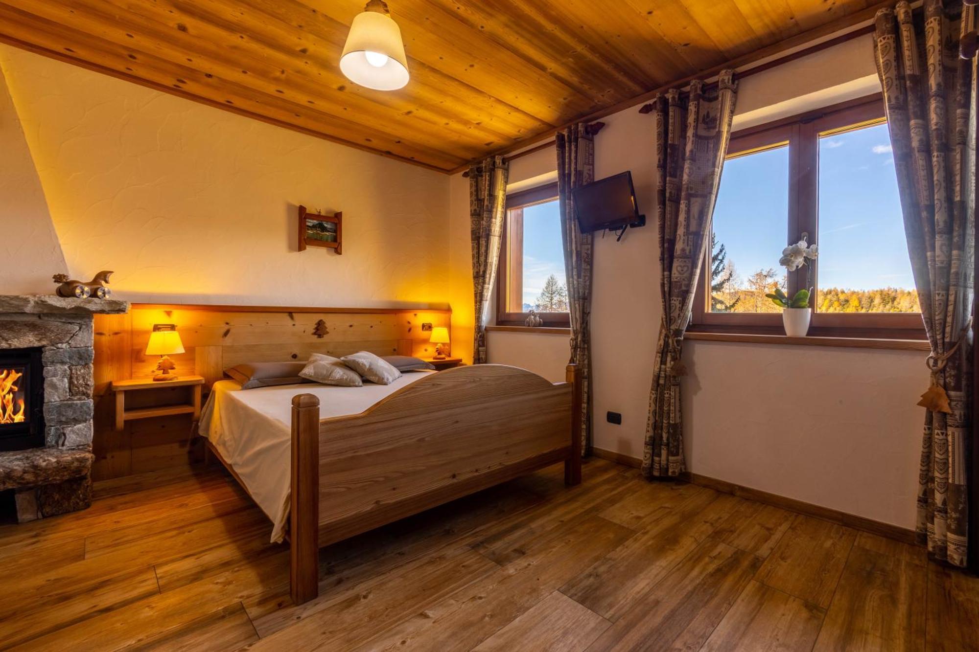 Le Coin Des Melezes - Nature & Trek - Camere In Baita Di Montagna Brusson Exteriér fotografie