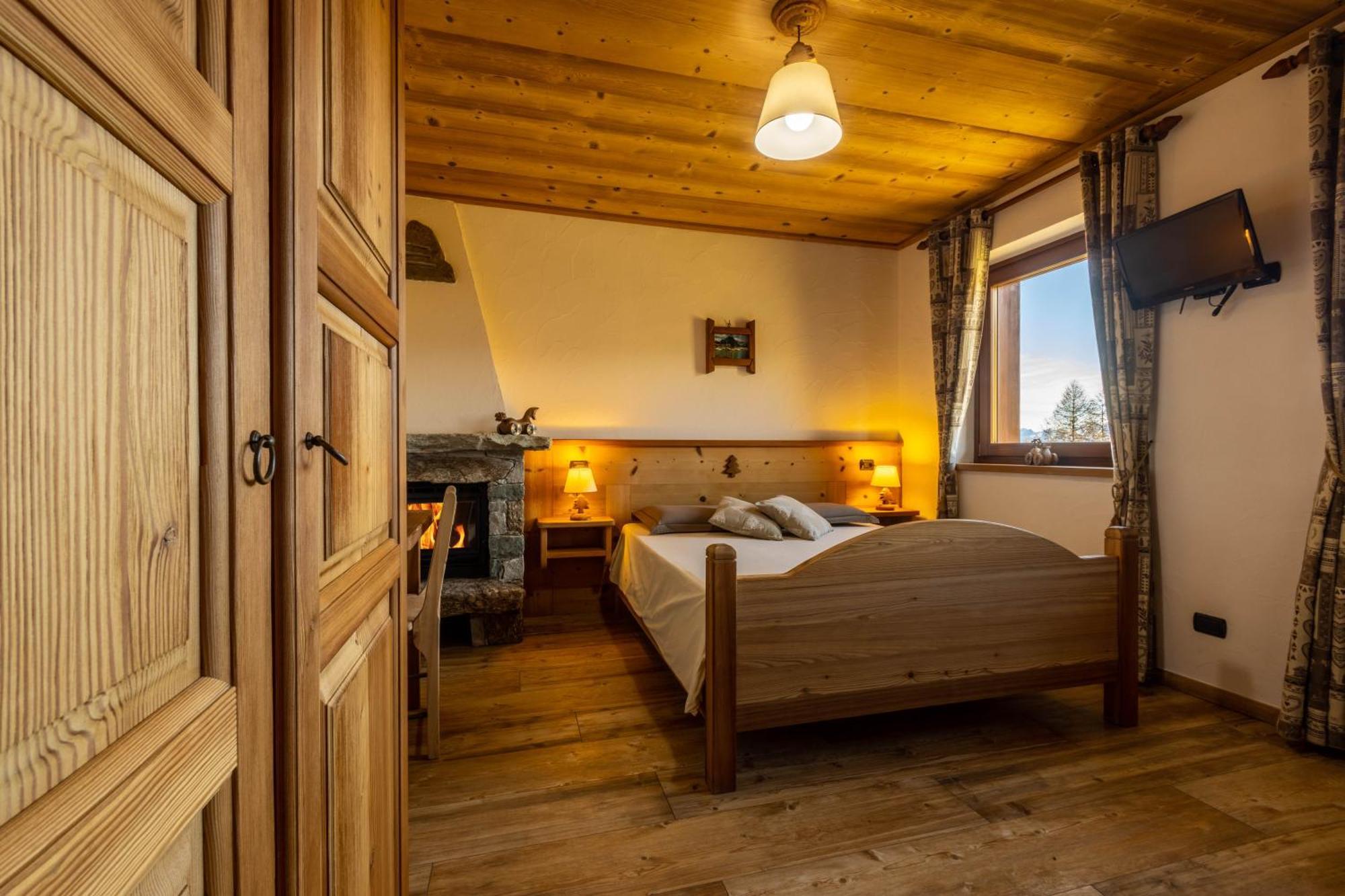Le Coin Des Melezes - Nature & Trek - Camere In Baita Di Montagna Brusson Exteriér fotografie