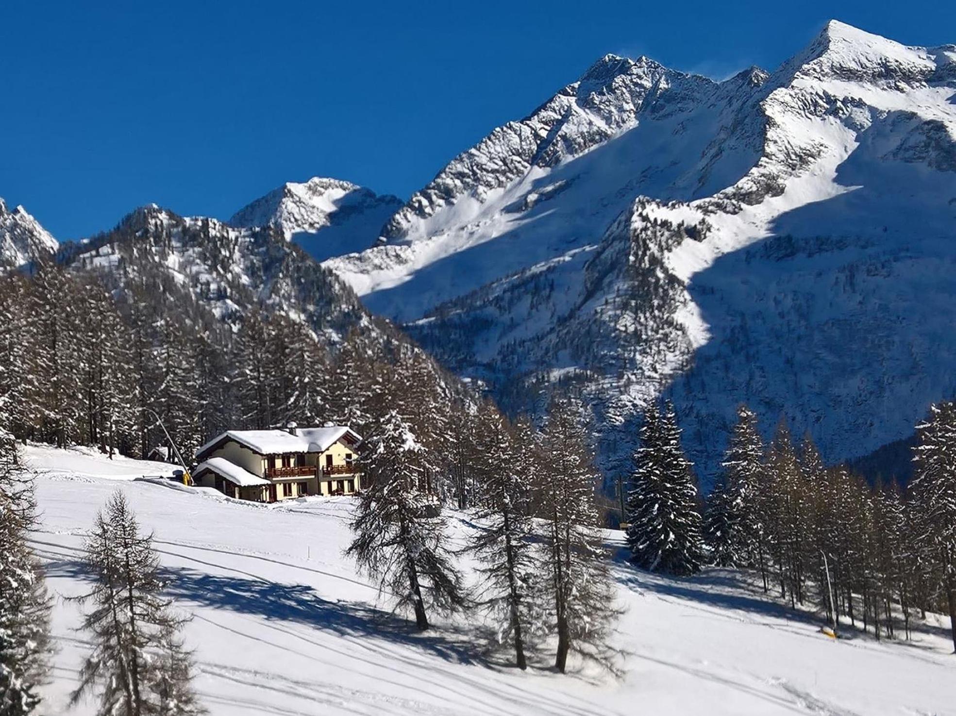 Le Coin Des Melezes - Nature & Trek - Camere In Baita Di Montagna Brusson Exteriér fotografie